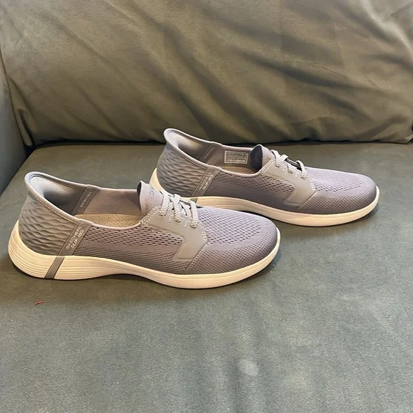 Skechers On The Go Slip-Ins Gray Sz 9.5 - Picture 3 of 6